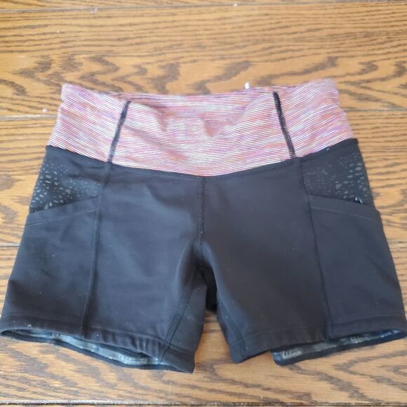 Lululemon Run: Shorty Short  Black / Wee Are From - Picture 3 of 5